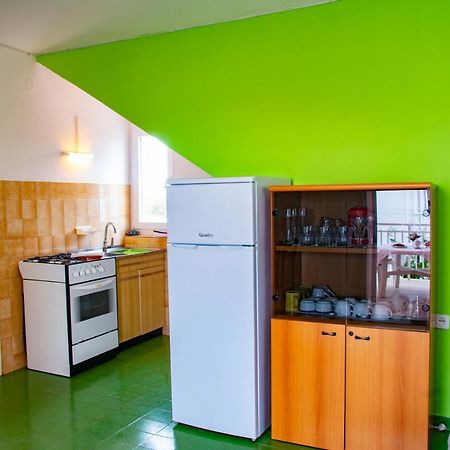 Apartment Tony - 2Bdr Beachfront Jadrija Bagian luar foto