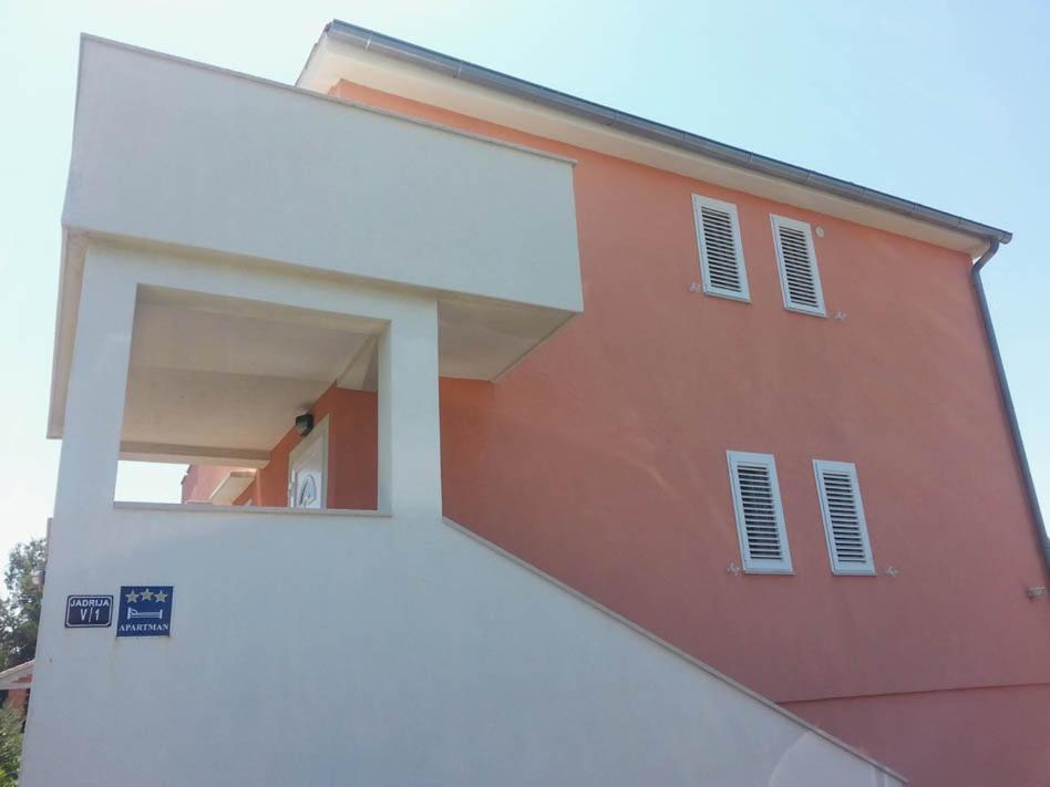Apartment Tony - 2Bdr Beachfront Jadrija Bagian luar foto