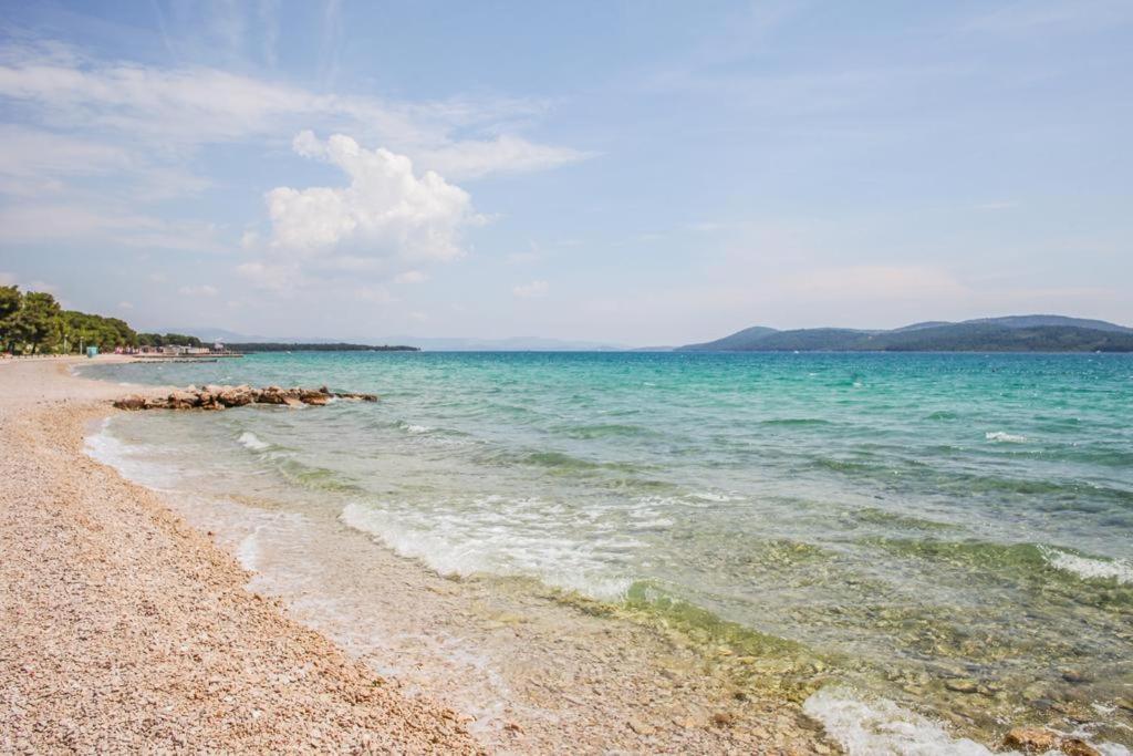 Apartment Tony - 2Bdr Beachfront Jadrija Bagian luar foto