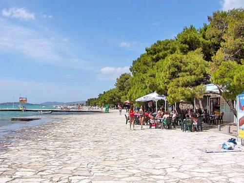 Apartment Tony - 2Bdr Beachfront Jadrija Bagian luar foto