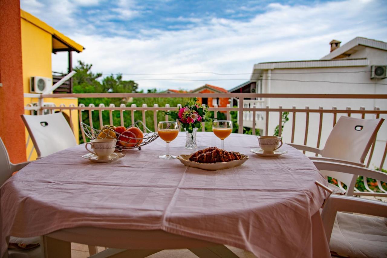Apartment Tony - 2Bdr Beachfront Jadrija Bagian luar foto